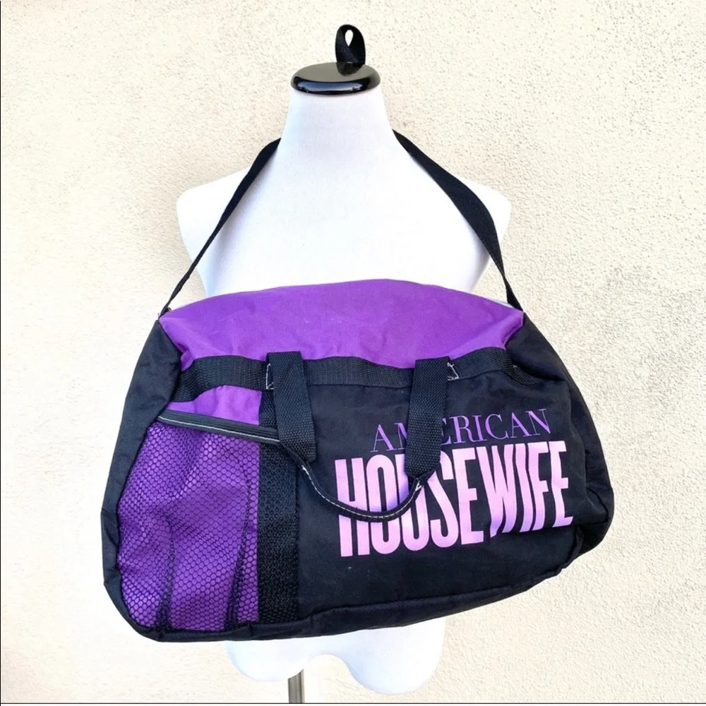 American Housewife tv show DUFFLE bag tote gym bag ABC sitcom big overnighter